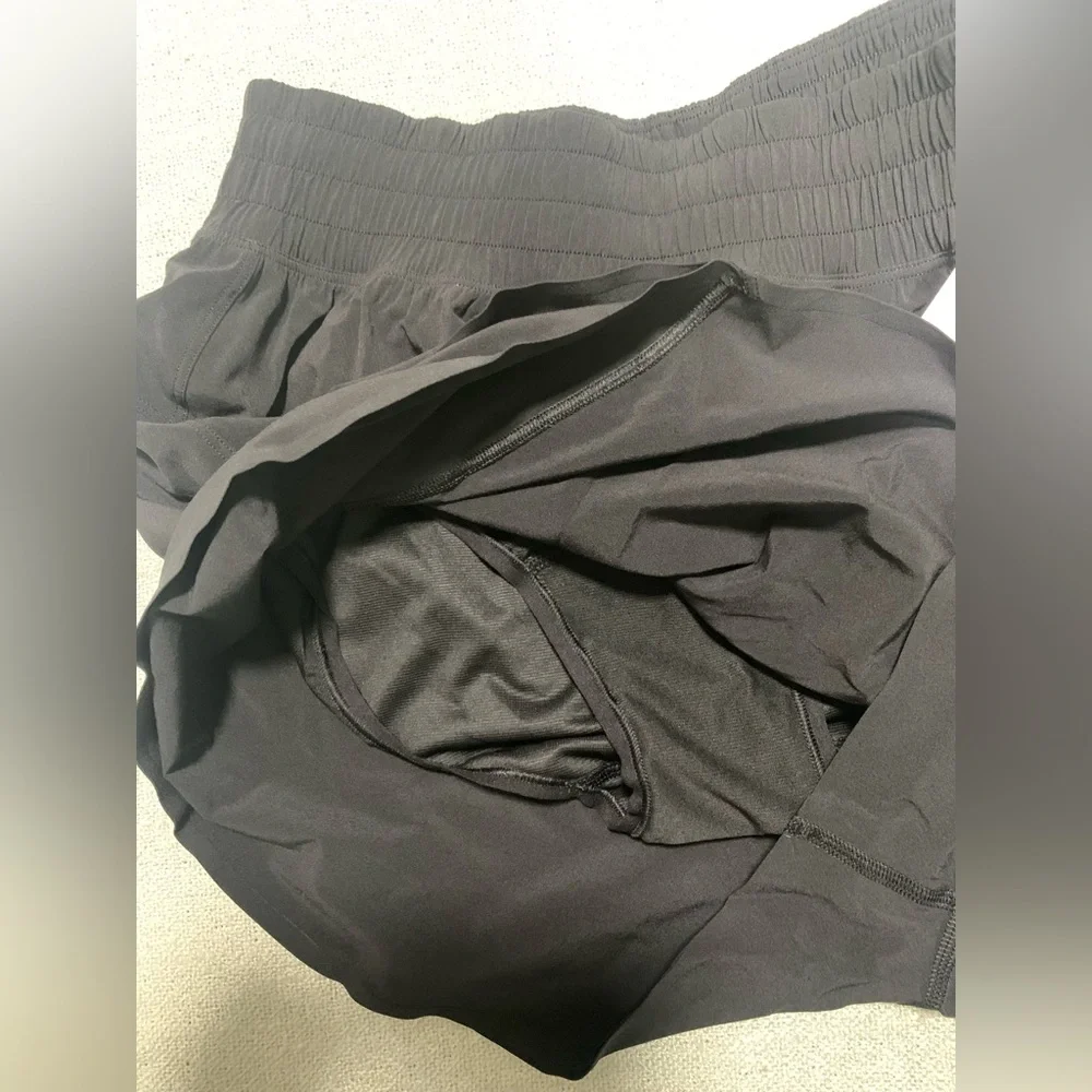 Lululemon NWT Shake It Out High-Rise Running Short 2.5" size XS Black - Picture 5 of 13